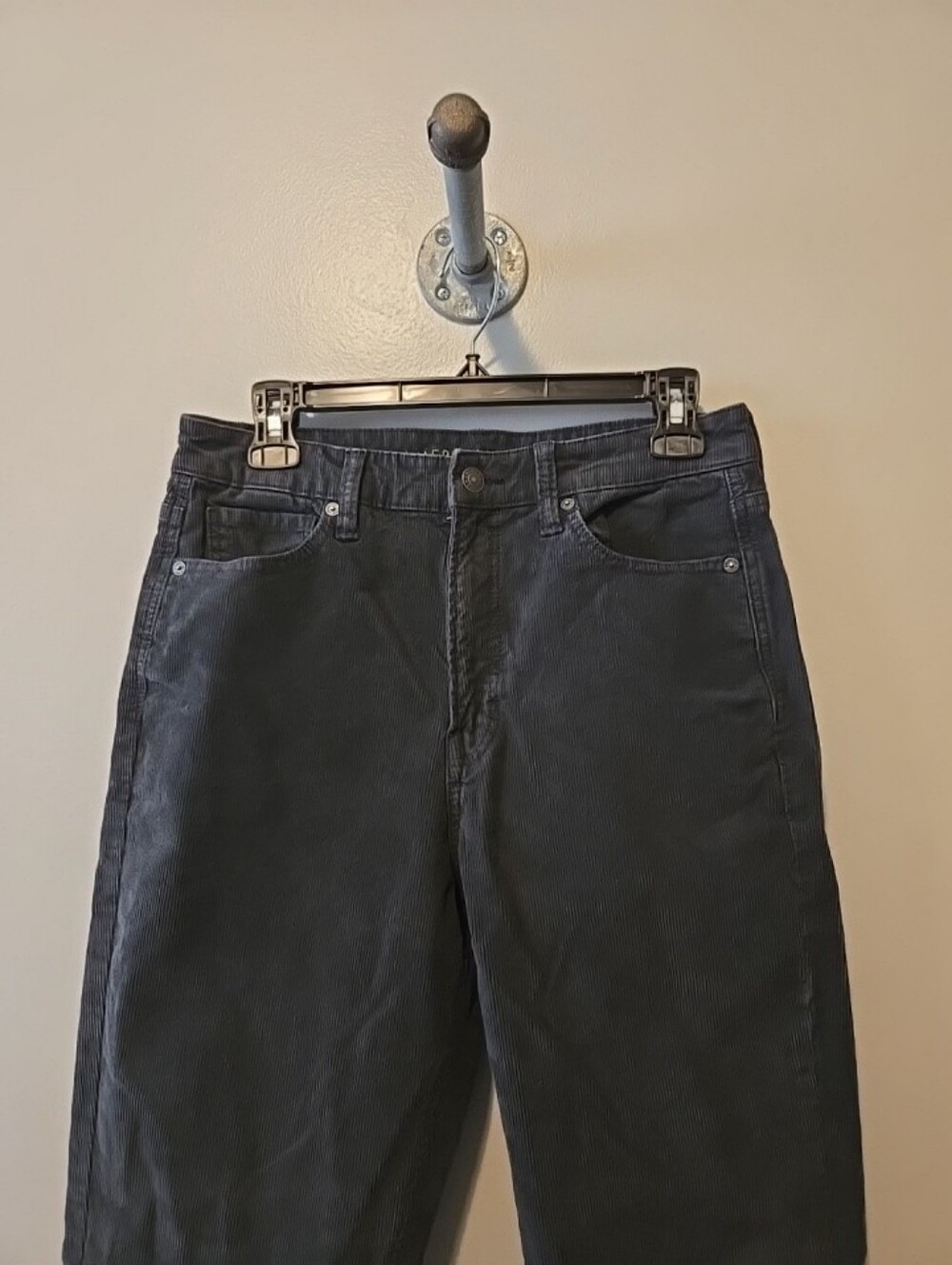 American Eagle Womens Black Corduroy Pants Sz. 8 Straight Leg